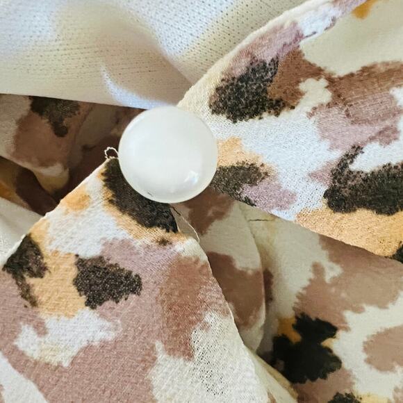 EVRI Cheetah Chiffon Faux Wrap Dress 0X #BeachBrunch #AnimalPrint #EVRI - Picture 6 of 11